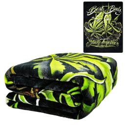 Plush Throw Blanket - Best Buds - QUEEN BED 79"x 95" - Faux Fur Blanket For Beds, Sofa, Couch, Picnic, Camping